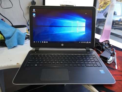 *Beautiful HP PAVILION 15*BEATS AUDIO*i5-5200U*DVD WRITER*6GB RAM*1000GB HDD*HD DISPLAY*